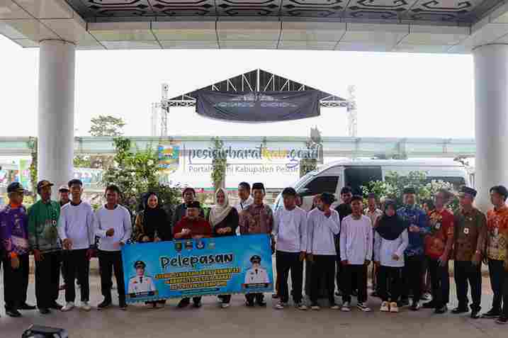Pesibar Kirim Putra-Putri Terbaik ke Sekolah Rakyat SRMA 32, Wabup: Jadilah Kebanggaan Daerah