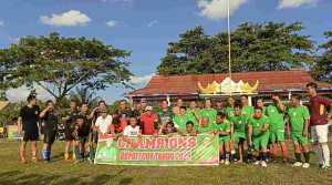 Pemkab dan DPRD Pesisir Barat Junjung Sportivitas dalam Laga Persahabatan Bupati Cup 2025