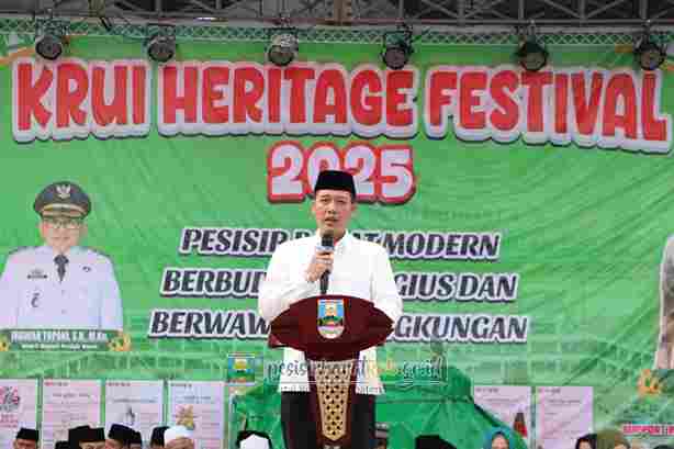 Pemkab Pesibar Hadirkan Ustadz Ucay dalam Tabligh Akbar Peringatan Hari Kemerdekaan ke-80 RI