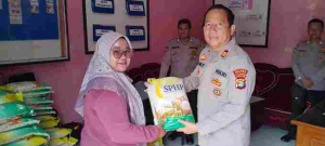 Hadir di Tengah Masyarakat: Gerakan Pangan Murah Polsek Pesisir Tengah Disambut Antusias