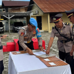 Kapolres Pesisir Barat Resmi Lantik Sejumlah Pejabat Baru dalam Upacara Sertijab