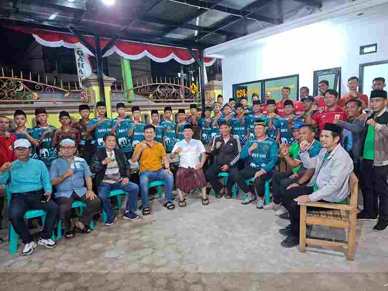 Bupati Dedi Irawan Lepas 22 Atlit PSSI Pesisir Barat FC ke Piala Kemenpora