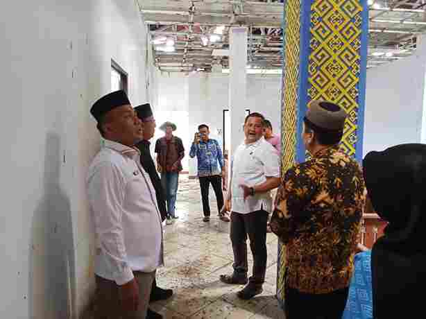 Komisi I DPRD Pesisir Barat Sidak Kantor Camat Pesisir Tengah Usai Hearing Anggaran Perubahan 2025