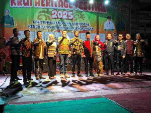 Bupati Dedi Irawan Resmi Tutup Krui Heritage Festival 2025, Budaya Jadi Perekat dan Penggerak Ekonomi
