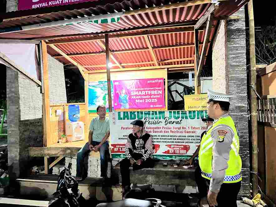 Satlantas Polres Pesisir Barat Gelar Patroli Dialogis, Ciptakan Lalu Lintas Aman dan Kondusif