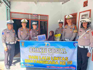 Polres Pesisir Barat Hadir untuk Masyarakat, Satlantas Gelar Baksos Jelang HUT Lalu Lintas