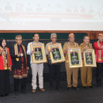 Bupati Pesisir Barat Raih PWDPI Awards 2025 untuk Inovasi Pelestarian Adat dan Budaya Lampung