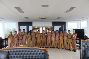 Bupati Pesibar Terima Audiensi APDESI Krui Selatan, Bahas Sinergi Pembangunan