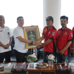 Terima Anugerah PWDPI Awards 2025, Bupati Pesisir Barat Tegaskan Komitmen Lestarikan Budaya