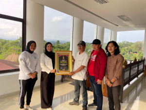 Peroleh PWDPI Award 2025 Kategori Wanita Inspiratif, Dian Hardianti Dedi: Ini Penyemangat Agar Kedepan Lebih Baik Lagi