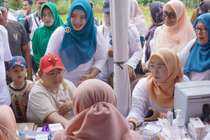 Wabup Pesibar Buka Gerakan Aktifkan Posyandu 2025 di Ngambur