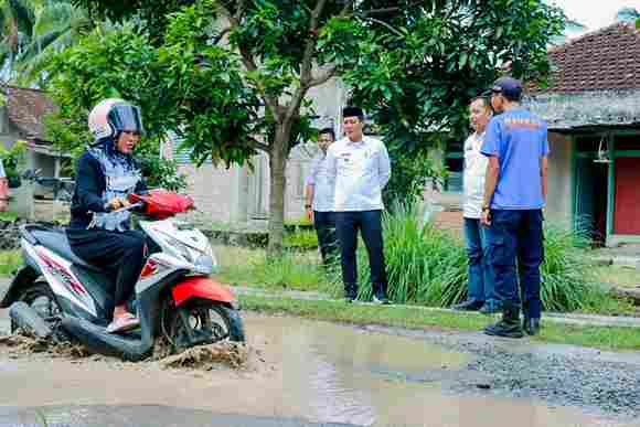 Empat Ruas Jalan Jadi Prioritas Pemkab Pesibar Tahun 2025