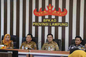 Pj. Sekda Pesibar Hadiri Evaluasi APBD Perubahan 2025 di Provinsi Lampung