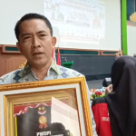 Pj Sekwan sekaligus Kadis Pariwisata Pesisir Barat Terima PWDPI Award 2025, Kategori Kepala Dinas Terbaik