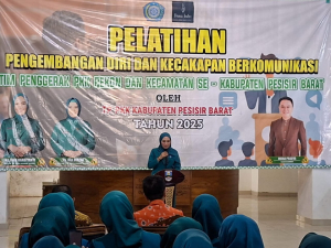 TP-PKK Pesisir Barat Gelar Pelatihan Pengembangan Diri dan Kecakapan Berkomunikasi