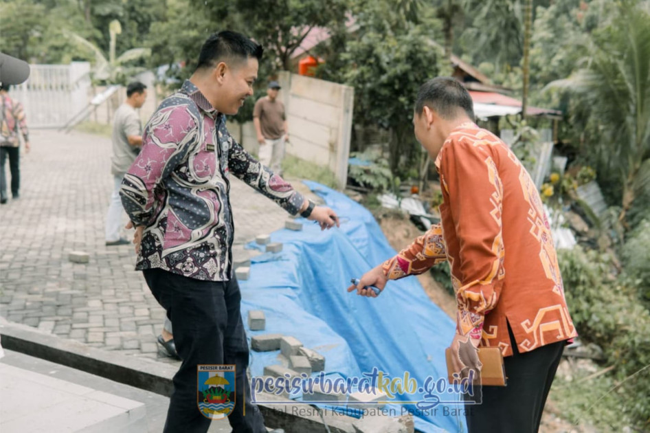 Tedi Zadmiko Tinjau Langsung Kerusakan Sekretariat TP-PKK, DPUPR Siap Lakukan Penanganan Teknis