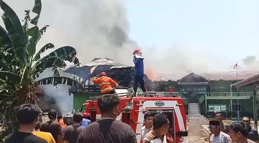 Api Lalap MTs NU Krui, Diduga Akibat Arus Pendek Listrik