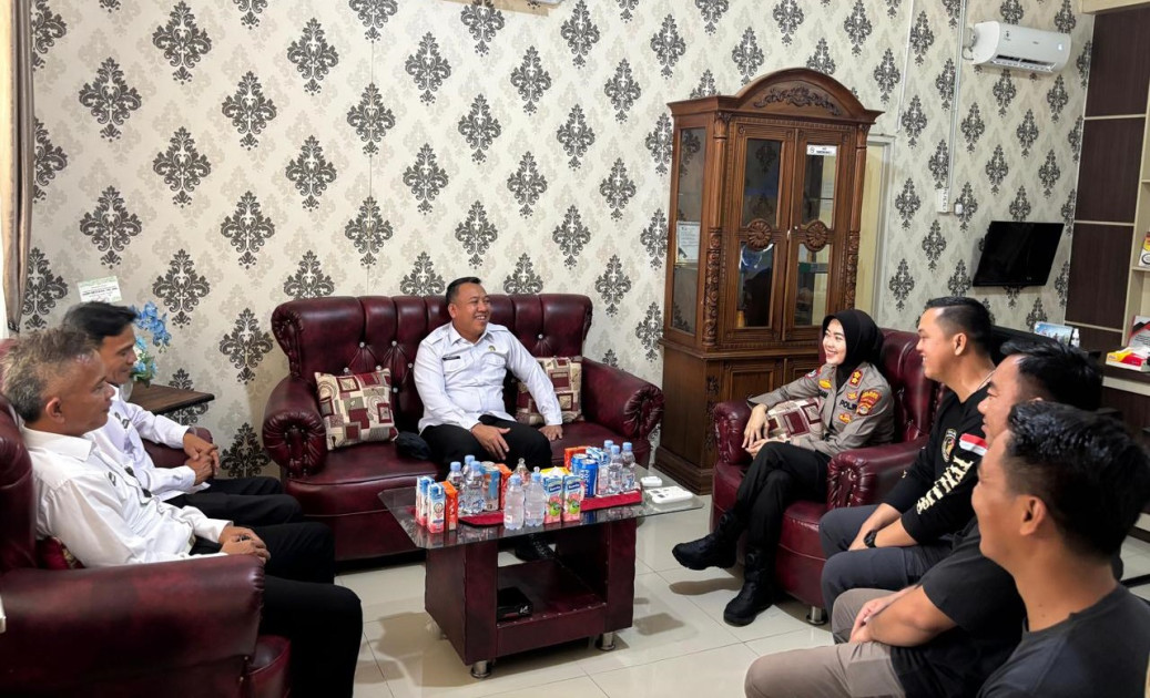 Kepala Rutan Kelas IIB Krui Kunjungi Polres Pesisir Barat, Jalin Silaturahmi dan Bahas Sinergi Pengamanan