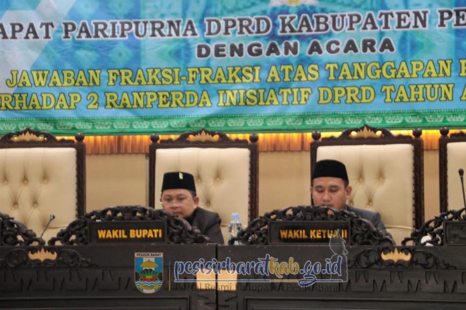 Wakil Bupati Pesisir Barat Hadiri Rapat Paripurna DPRD, Bahas Jawaban Fraksi-Fraksi atas Ranperda Penyandang Disabilitas dan Pendidikan Inklusif