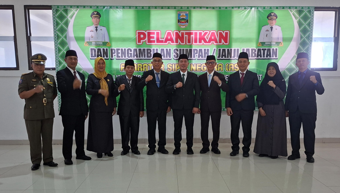 Bupati Pesisir Barat Pimpin Pelantikan JPTP di Gedung Marga Sai Batin, Unzir Dipercaya Menjabat Inspektur