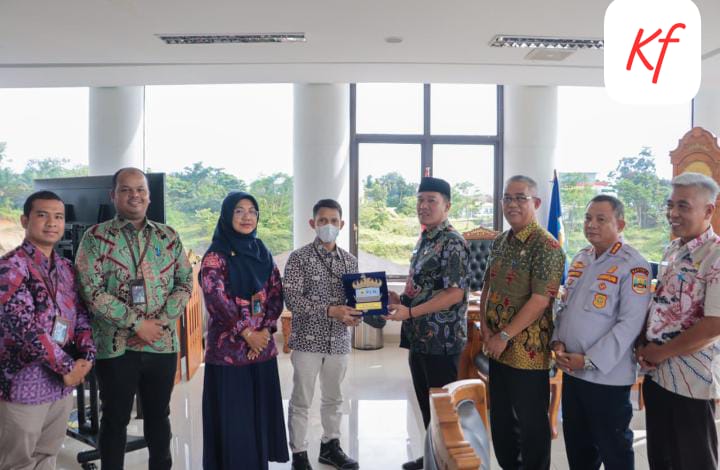 Bupati Pesisir Barat Minta PT. PLN Maksimalkan Suplai Daya Listrik untuk Wilayah Terpencil