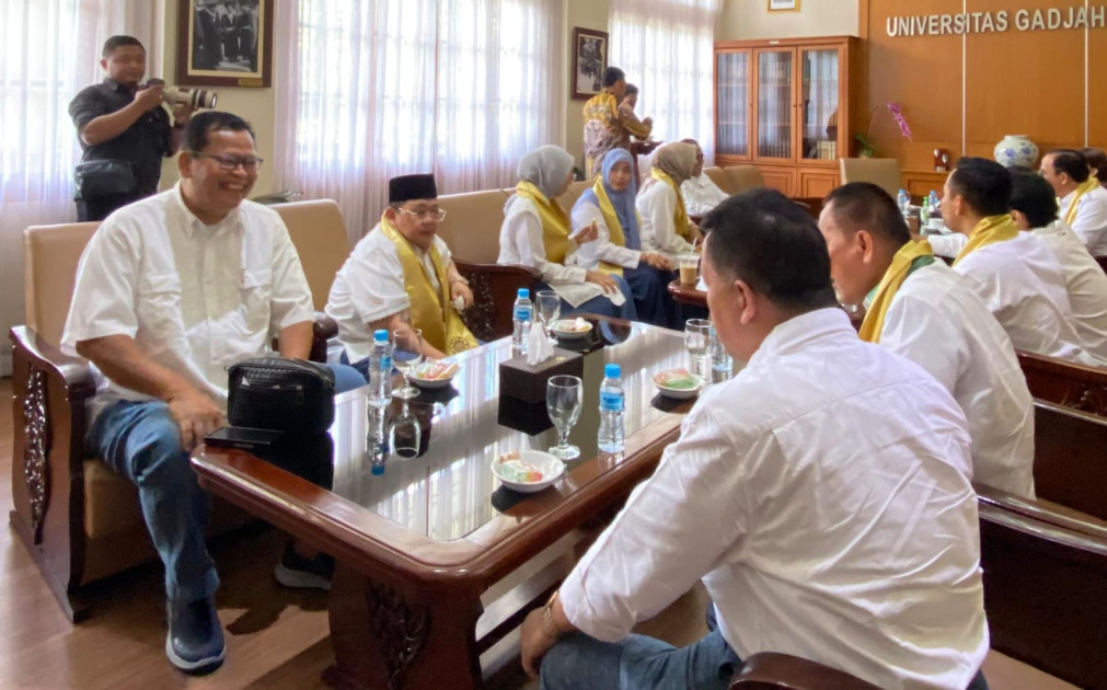 KAGAMA Regional Leaders Forum 2025: Wabup Irawan Topani Berbagi Inovasi dan Pengalaman Pembangunan Pesisir Barat