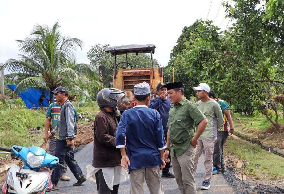 Bupati Pesisir Barat Sidak Pembangunan Jalan Sukabanjar–Pekonmon dan Tinjau Renovasi UGD Puskesmas Ngambur