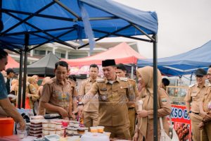 Bupati Dedi Irawan Buka Bazar UMKM Ramadhan dan Luncurkan Gerakan Pangan Murah 1447 H